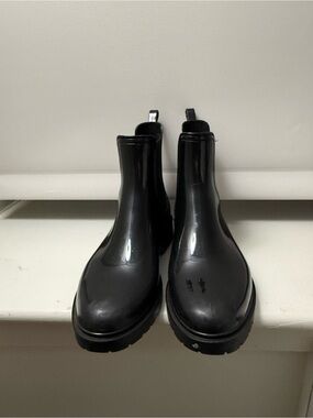 women Black Gloss Chelsea Rain Boots